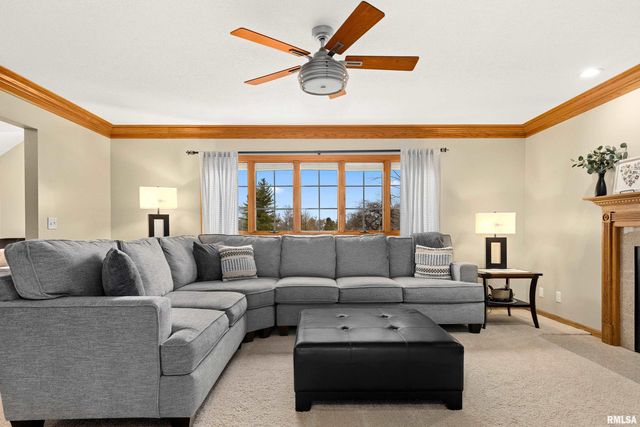 3316 SHERIDAN Road, Pekin, IL 61554