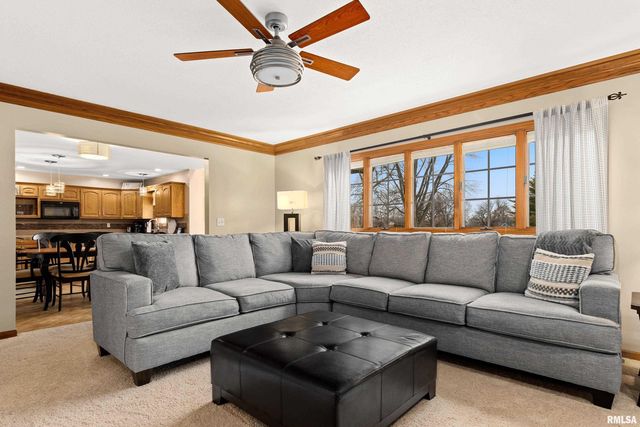 3316 SHERIDAN Road, Pekin, IL 61554