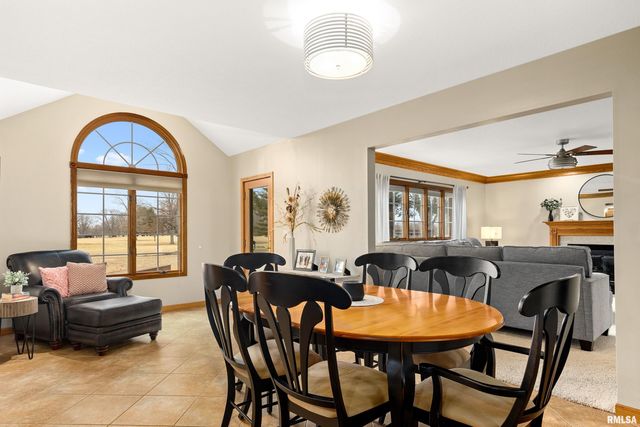 3316 SHERIDAN Road, Pekin, IL 61554