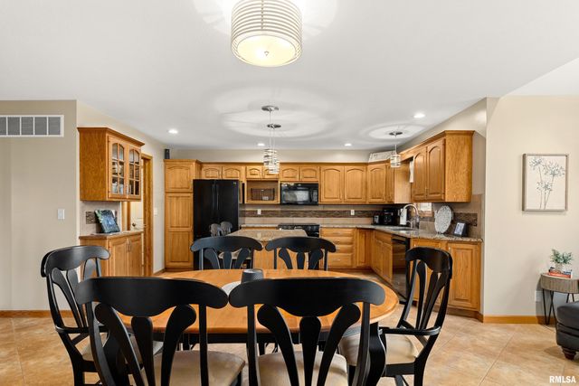 3316 SHERIDAN Road, Pekin, IL 61554