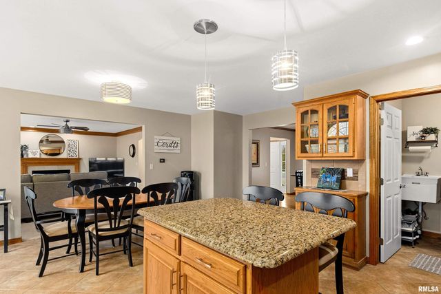 3316 SHERIDAN Road, Pekin, IL 61554