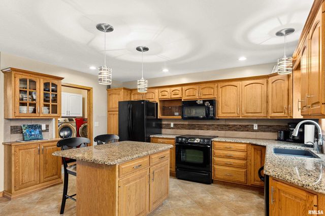 3316 SHERIDAN Road, Pekin, IL 61554