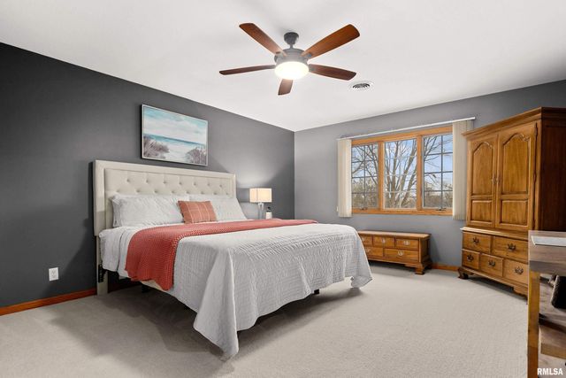 3316 SHERIDAN Road, Pekin, IL 61554