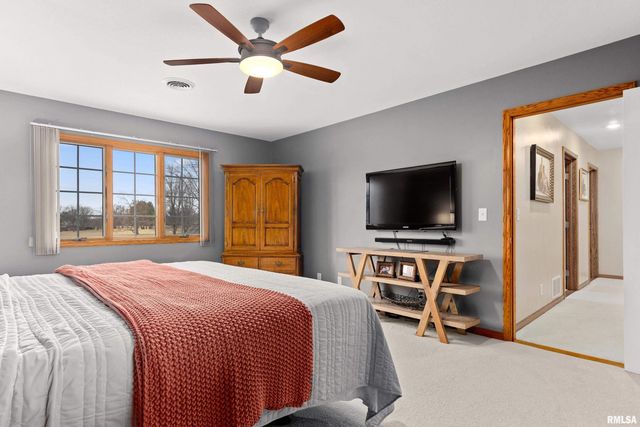 3316 SHERIDAN Road, Pekin, IL 61554