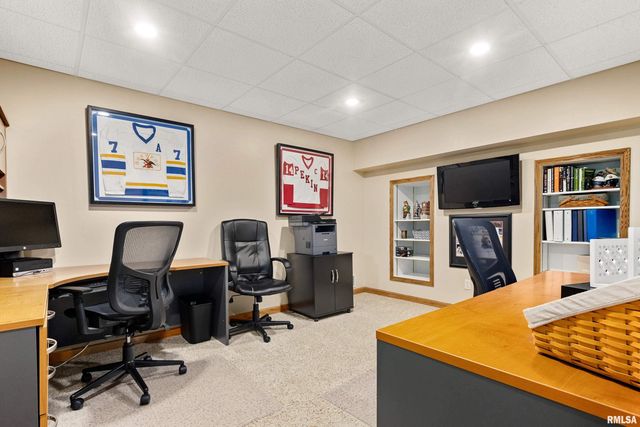 3316 SHERIDAN Road, Pekin, IL 61554