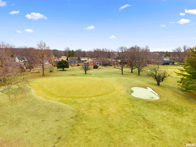 3316 SHERIDAN Road, Pekin, IL 61554