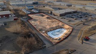 1530 Hawkeye Drive, Hiawatha, IA 52233