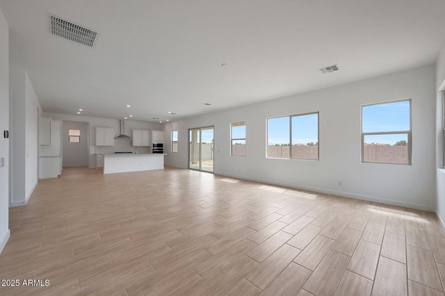 315 W Flax Drive, San Tan Valley, AZ 85140
