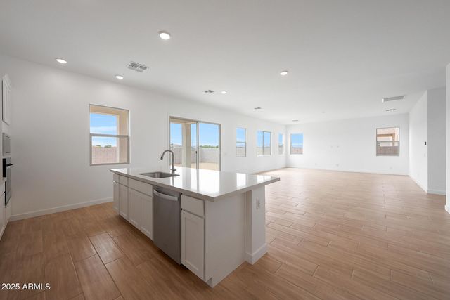 315 W Flax Drive, San Tan Valley, AZ 85140