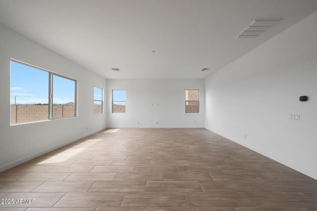 315 W Flax Drive, San Tan Valley, AZ 85140