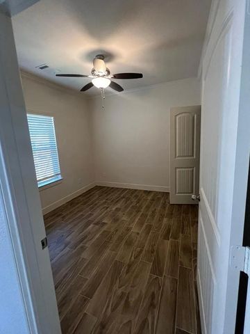 2548 Appian Way, New Caney, TX 77357