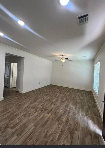 2548 Appian Way, New Caney, TX 77357