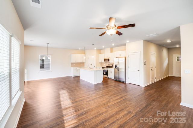 2019 Sadler Woods Lane, Charlotte, NC 28214