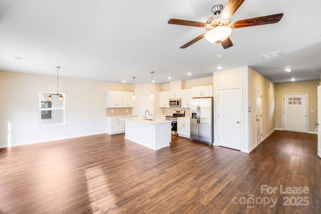 2019 Sadler Woods Lane, Charlotte, NC 28214