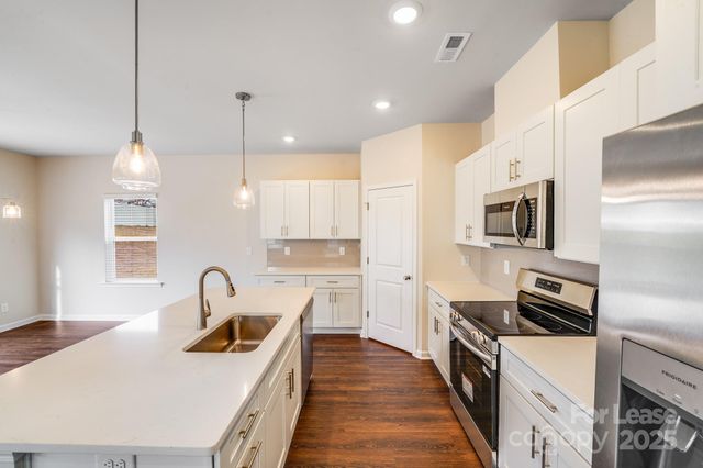 2019 Sadler Woods Lane, Charlotte, NC 28214