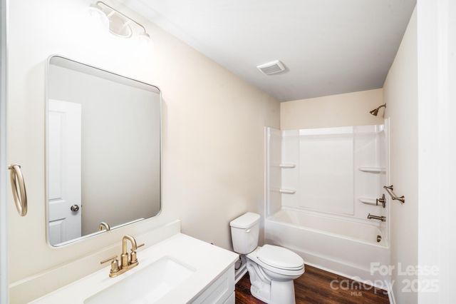 2019 Sadler Woods Lane, Charlotte, NC 28214