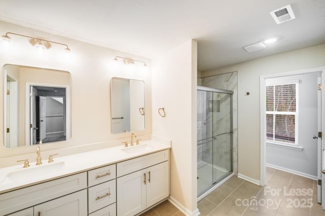 2019 Sadler Woods Lane, Charlotte, NC 28214