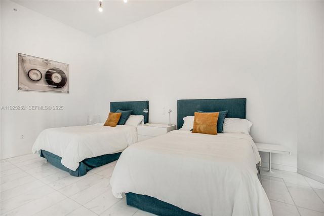 2821 S Bayshore Dr 15C, Miami, FL 33133