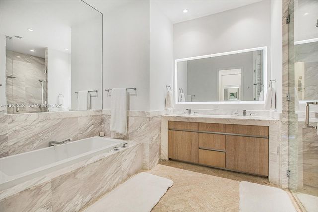 2821 S Bayshore Dr 15C, Miami, FL 33133