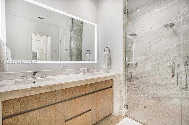 2821 S Bayshore Dr 15C, Miami, FL 33133