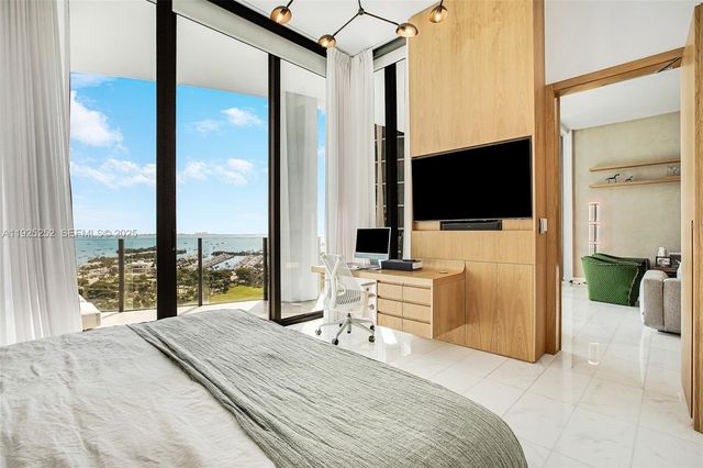 2821 S Bayshore Dr 15C, Miami, FL 33133