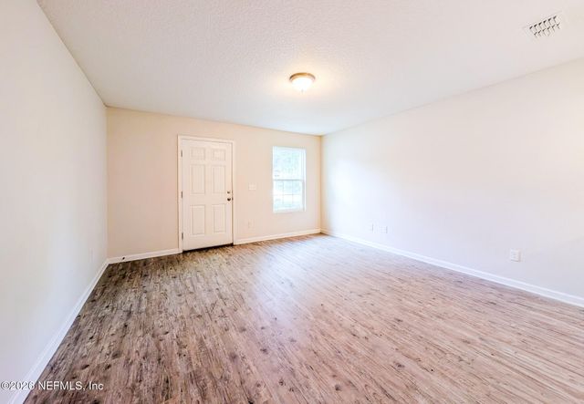 8441 MCGIRTS VILLAGE Lane, Jacksonville, FL 32210