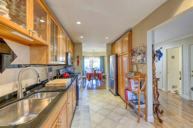 7 Birkdale Court, Poughkeepsie, NY 12603