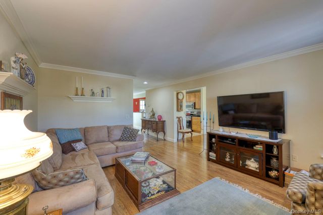 7 Birkdale Court, Poughkeepsie, NY 12603