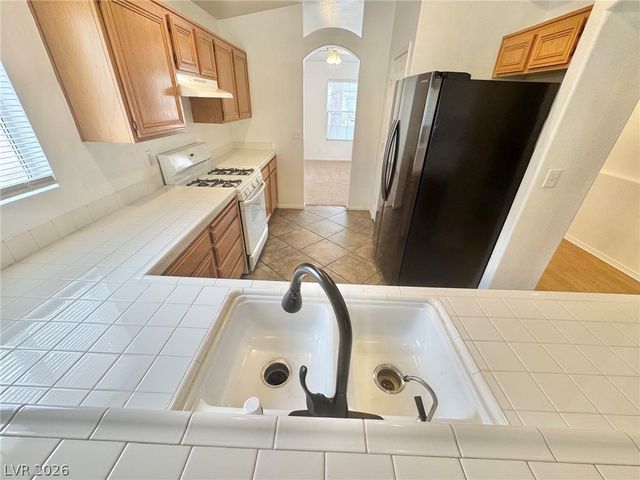 1396 Dragon Rock Drive, Henderson, NV 89052