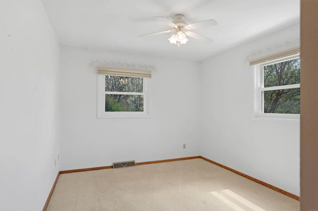 115 Helen Road, Waterloo, IA 50701
