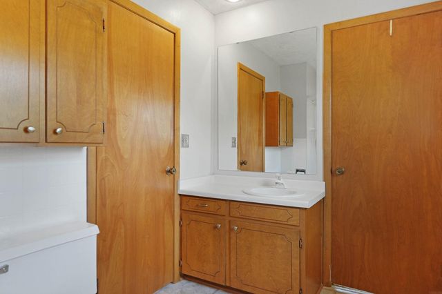 115 Helen Road, Waterloo, IA 50701
