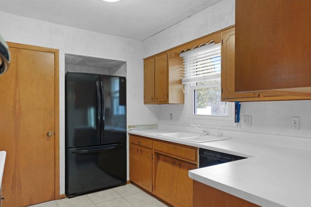 115 Helen Road, Waterloo, IA 50701