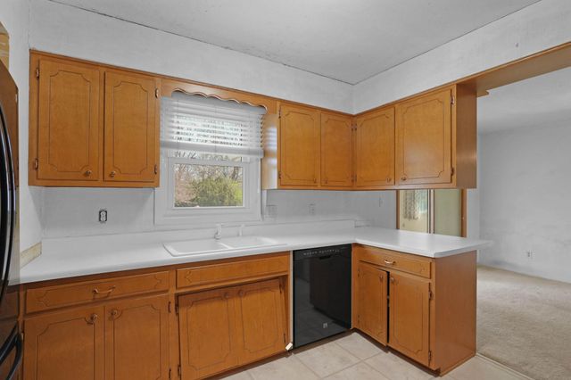 115 Helen Road, Waterloo, IA 50701
