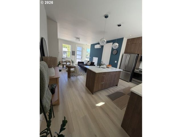 4578 Se Carlton, Portland, OR 97206