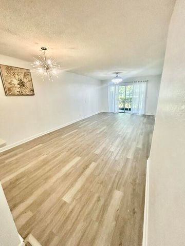 120 Sparrow Drive 115, Royal Palm Beach, FL 33411