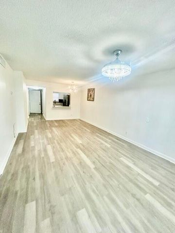 120 Sparrow Drive 115, Royal Palm Beach, FL 33411