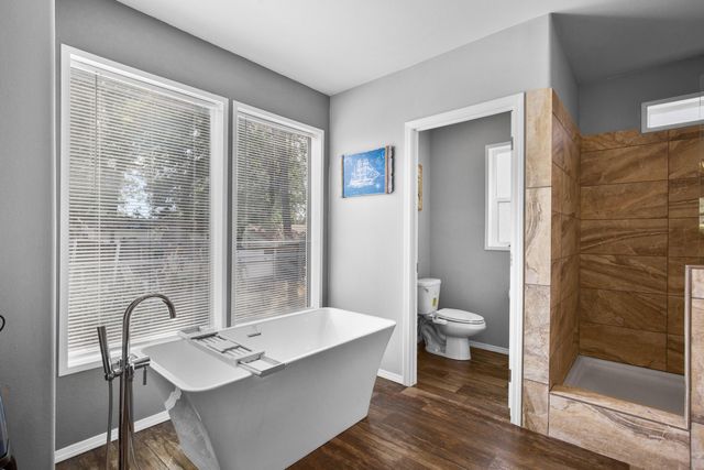 212 S Junction Avenue, Cave Junction, OR 97523