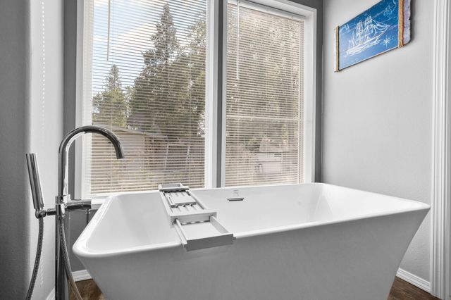 212 S Junction Avenue, Cave Junction, OR 97523