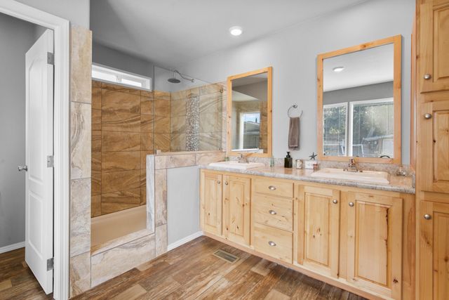 212 S Junction Avenue, Cave Junction, OR 97523