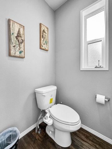 212 S Junction Avenue, Cave Junction, OR 97523