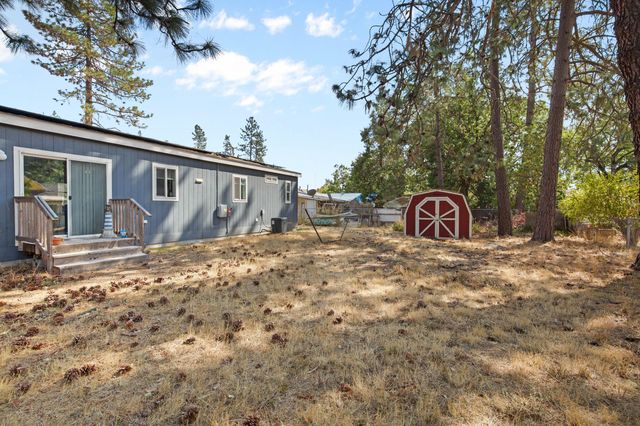 212 S Junction Avenue, Cave Junction, OR 97523