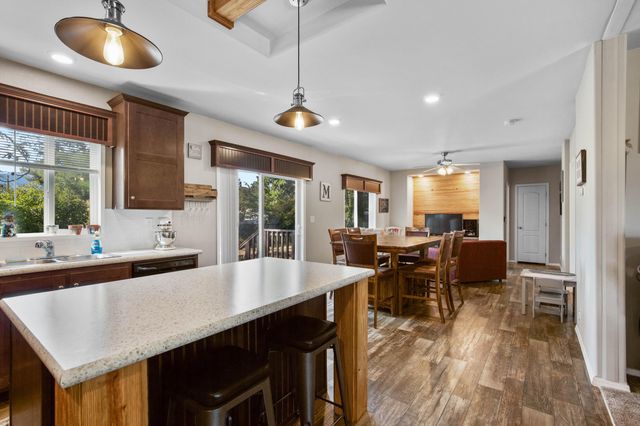 212 S Junction Avenue, Cave Junction, OR 97523