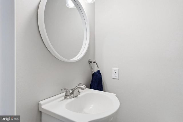 415 ACORN RD, Mount Laurel, NJ 08054