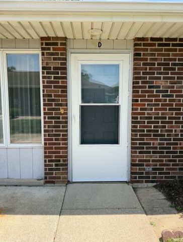 822 Woodlawn Ave Apt D, Monticello, IN 47960