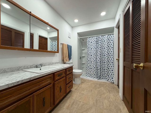 822 Woodlawn Ave Apt D, Monticello, IN 47960