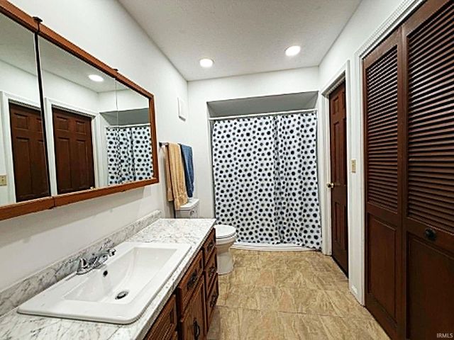 822 Woodlawn Ave Apt D, Monticello, IN 47960