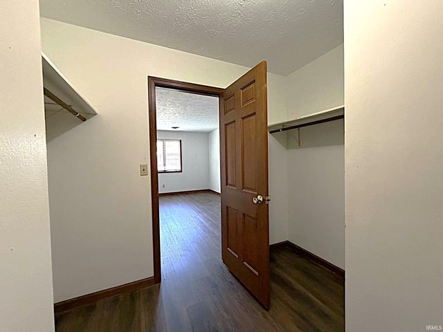 822 Woodlawn Ave Apt D, Monticello, IN 47960