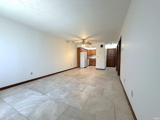 822 Woodlawn Ave Apt D, Monticello, IN 47960