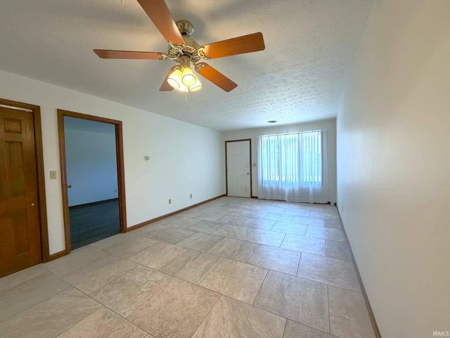 822 Woodlawn Ave Apt D, Monticello, IN 47960