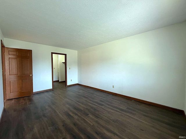 822 Woodlawn Ave Apt D, Monticello, IN 47960